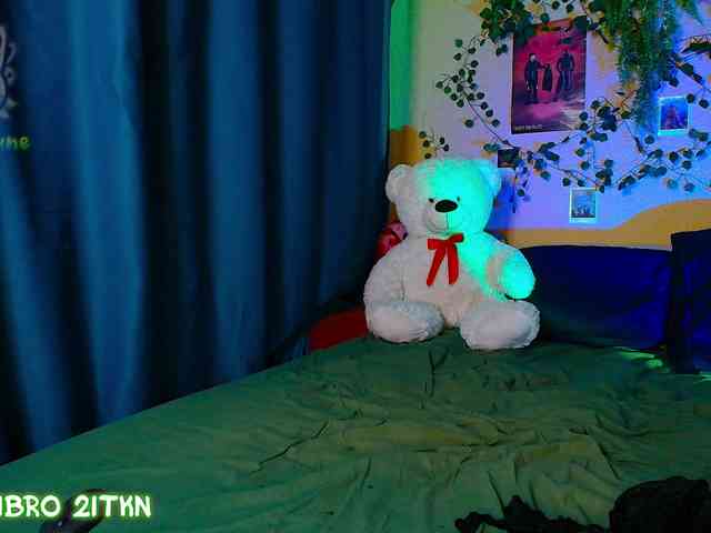 Tricky_Kitsune webcam