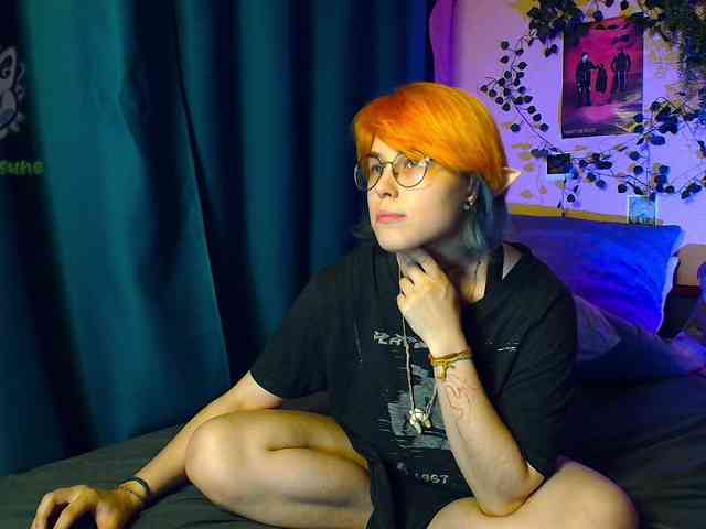 Tricky_Kitsune webcam