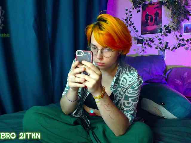 Tricky_Kitsune webcam