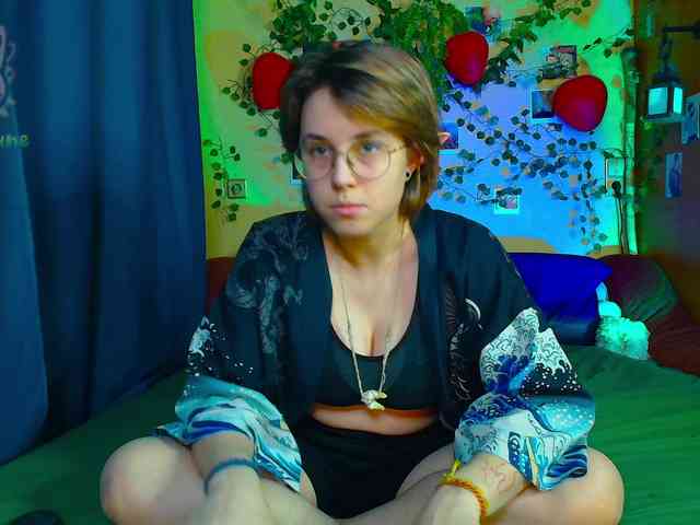 Tricky_Kitsune webcam