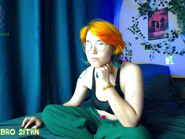Tricky_Kitsune webcam