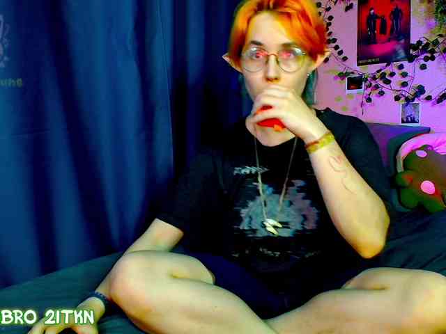 Tricky_Kitsune webcam