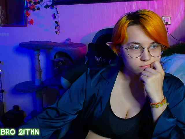 Tricky_Kitsune webcam