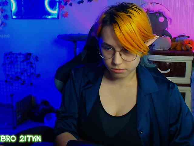Tricky_Kitsune webcam