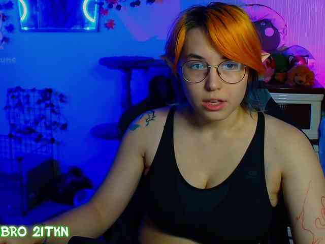 Tricky_Kitsune webcam