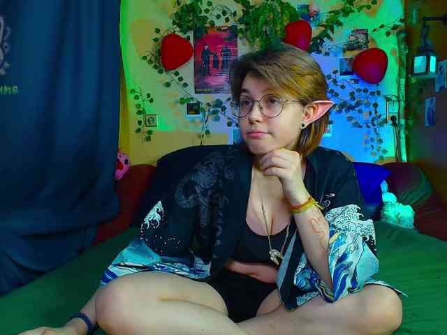 Tricky_Kitsune webcam