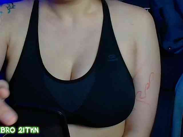 Tricky_Kitsune webcam