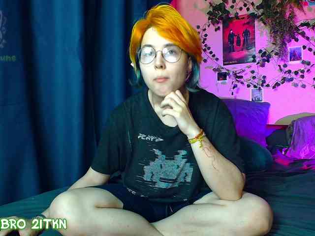 Tricky_Kitsune webcam
