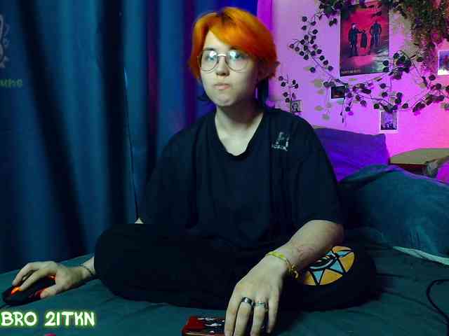 Tricky_Kitsune webcam