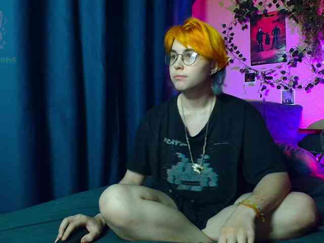 Tricky_Kitsune webcam