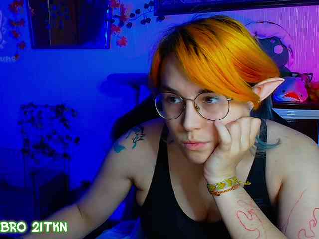 Tricky_Kitsune webcam
