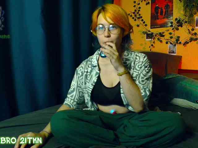 Tricky_Kitsune webcam