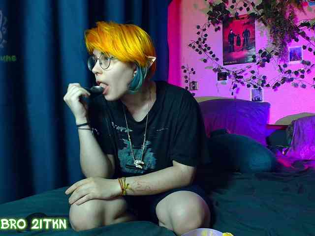 Tricky_Kitsune webcam