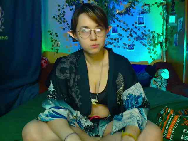 Tricky_Kitsune webcam