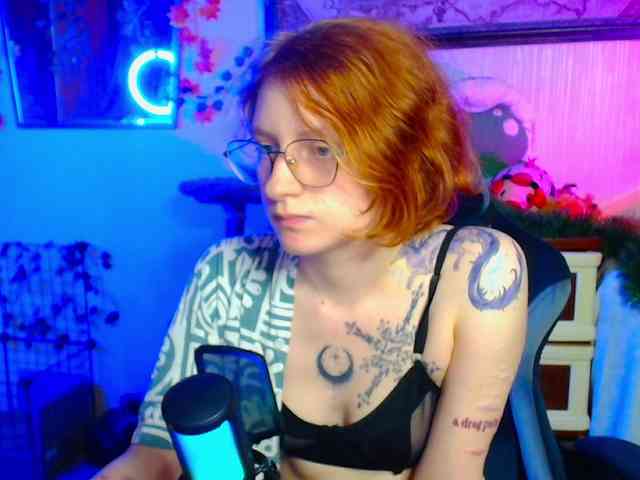 Tricky_Kitsune webcam