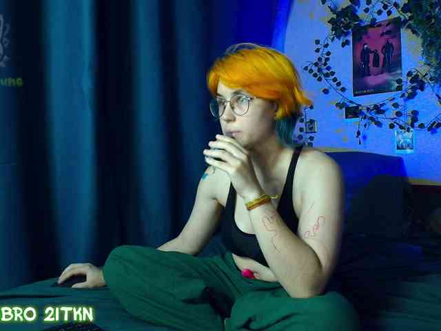 Tricky_Kitsune webcam