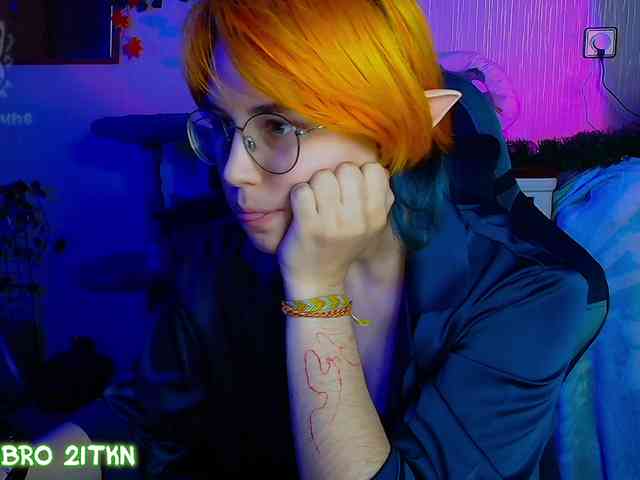 Tricky_Kitsune webcam