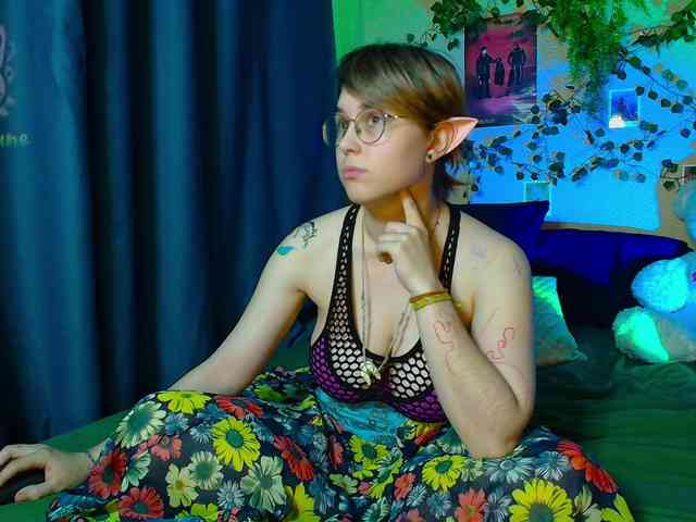 Tricky_Kitsune webcam