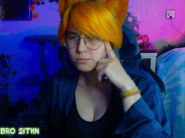Tricky_Kitsune webcam