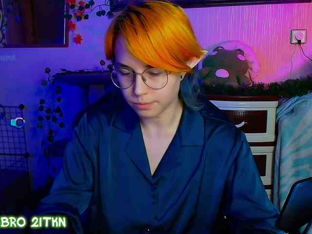 Tricky_Kitsune webcam
