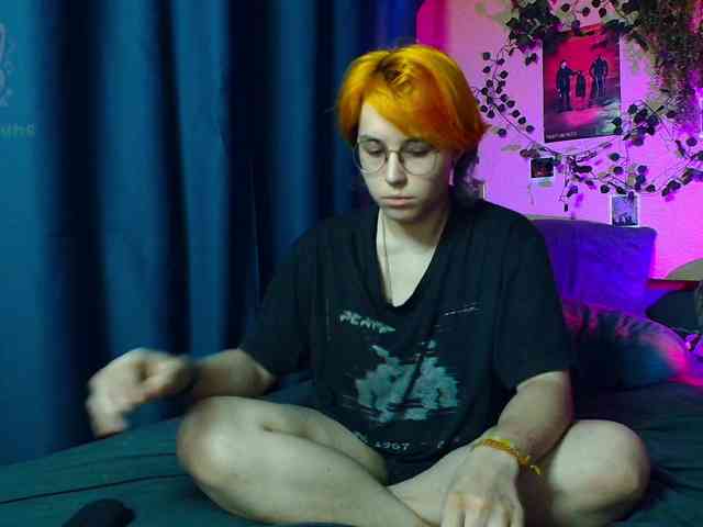 Tricky_Kitsune webcam