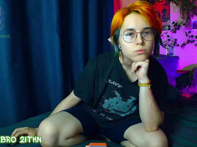 Tricky_Kitsune webcam