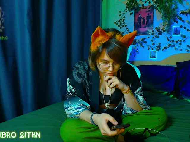Tricky_Kitsune webcam