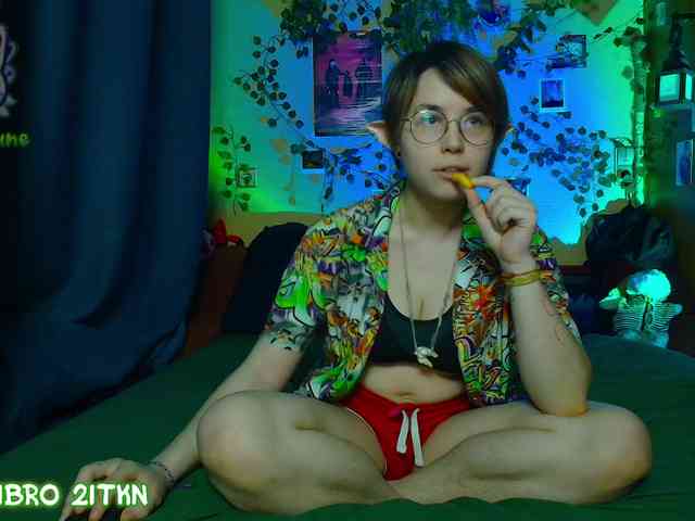 Tricky_Kitsune webcam