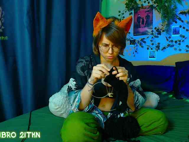Tricky_Kitsune webcam