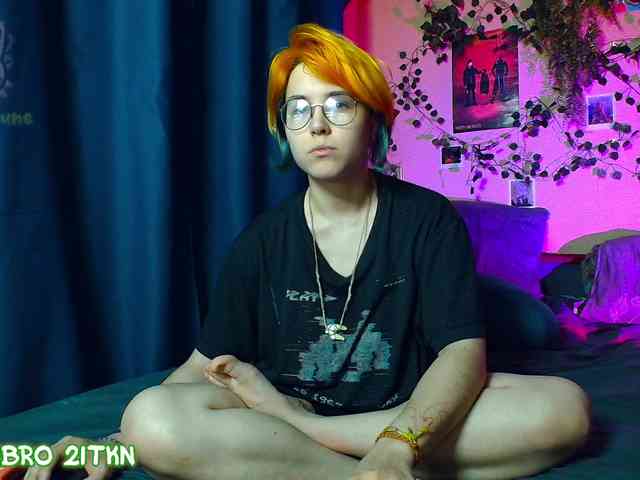 Tricky_Kitsune webcam