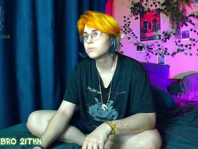 Tricky_Kitsune webcam