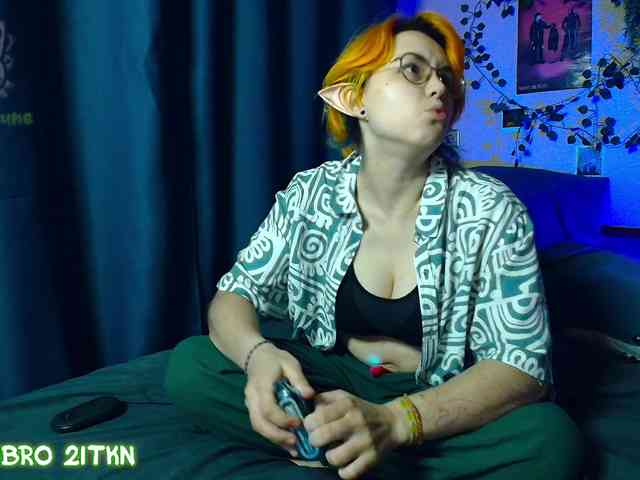 Tricky_Kitsune webcam