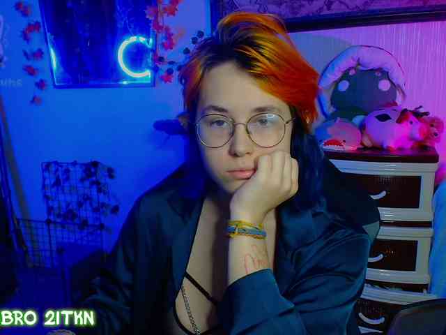 Tricky_Kitsune webcam