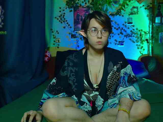 Tricky_Kitsune webcam