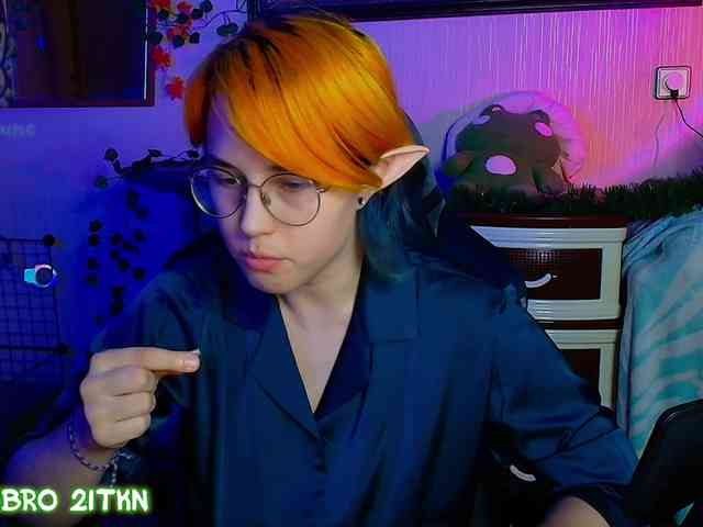 Tricky_Kitsune webcam