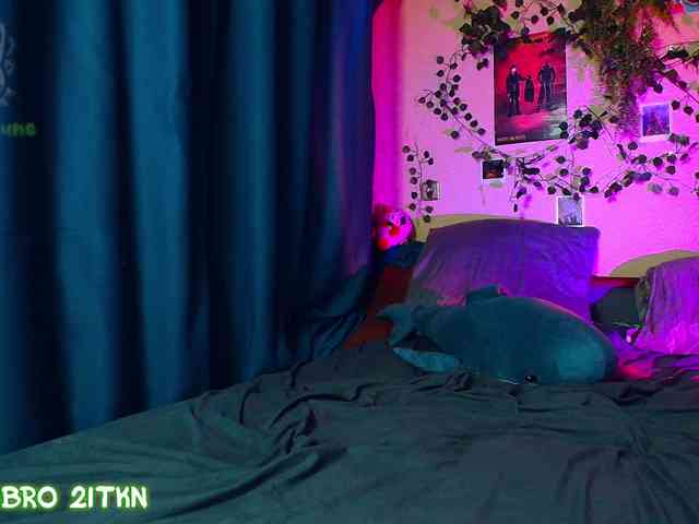 Tricky_Kitsune webcam