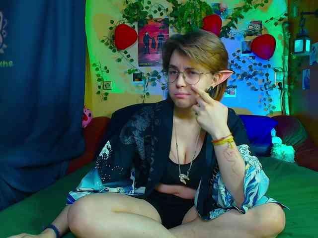 Tricky_Kitsune webcam