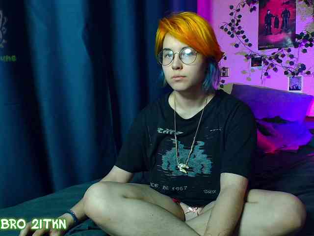 Tricky_Kitsune webcam