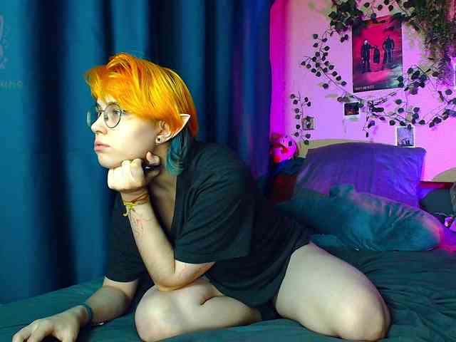 Tricky_Kitsune webcam