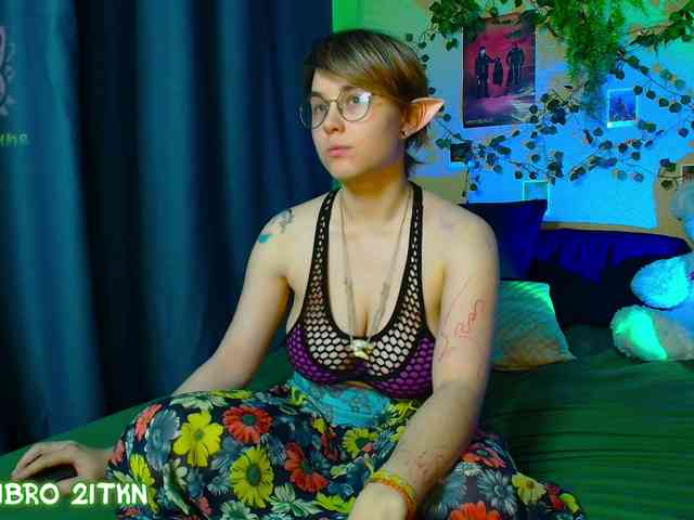 Tricky_Kitsune webcam