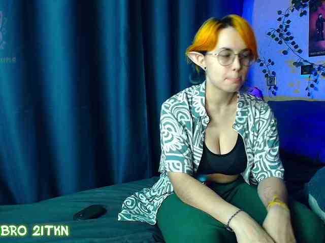Tricky_Kitsune webcam