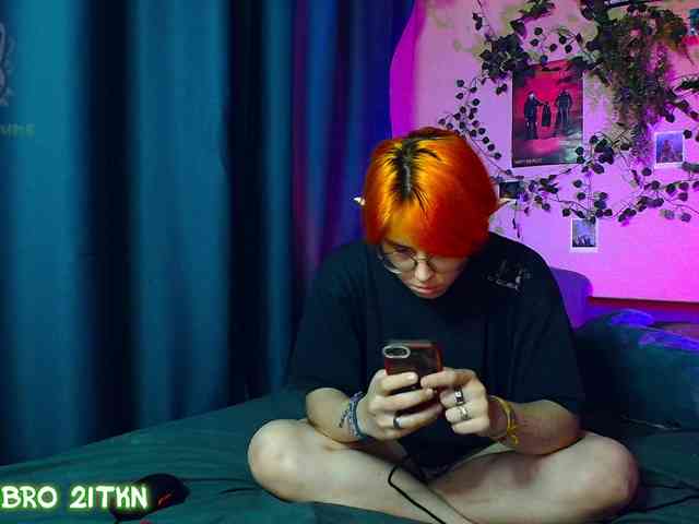 Tricky_Kitsune webcam