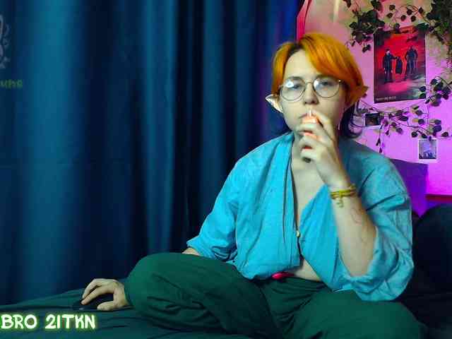 Tricky-Kitsune Live Webcam on BongaCams