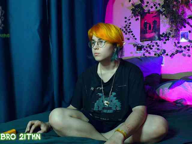 Tricky_Kitsune webcam