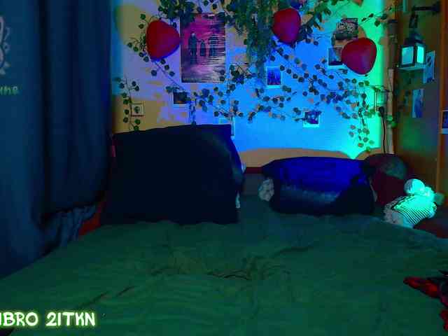 Tricky_Kitsune webcam