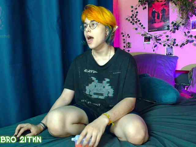 Tricky_Kitsune webcam
