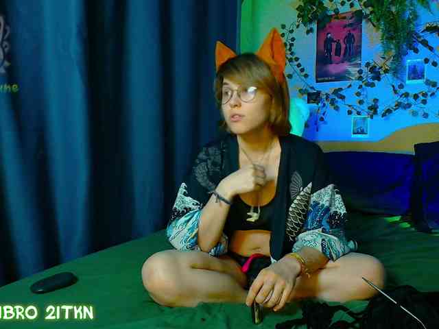 Tricky_Kitsune webcam