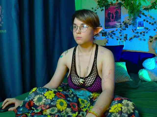 Tricky_Kitsune webcam