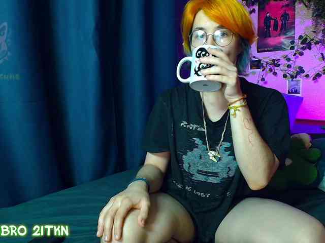 Tricky_Kitsune webcam