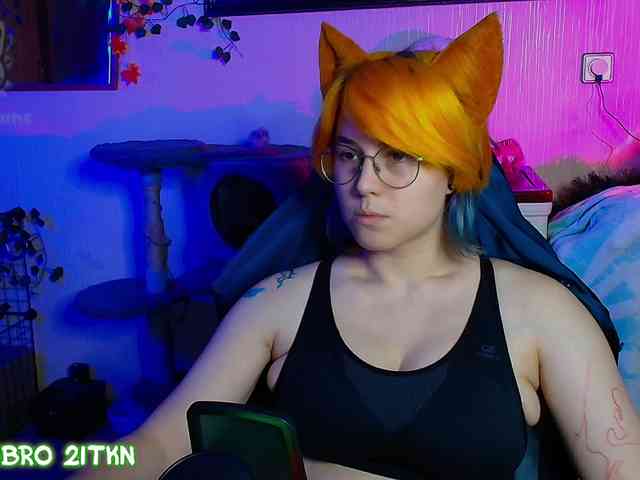 Tricky_Kitsune webcam